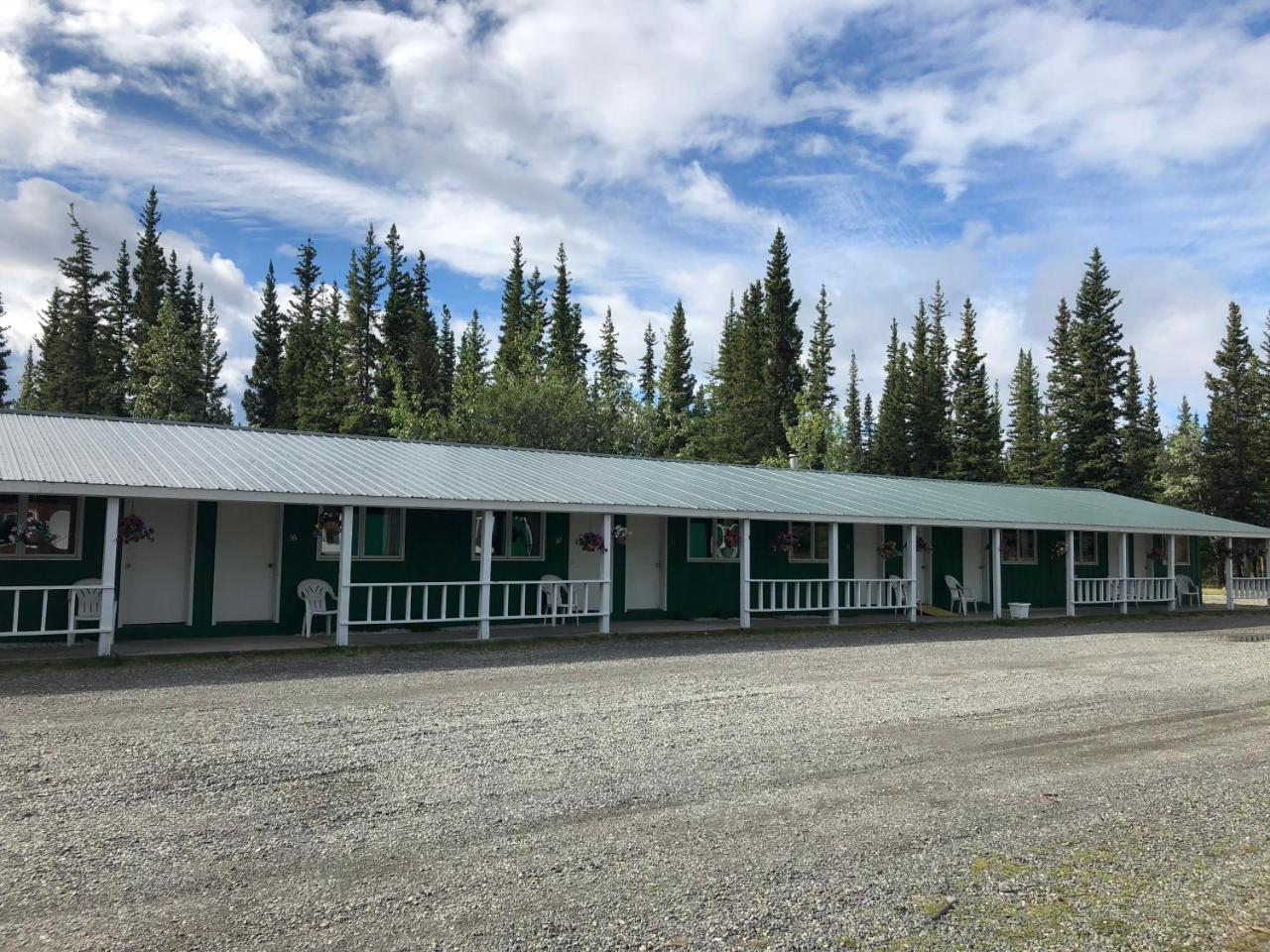 The Golden Bear Motel Tok Exterior photo